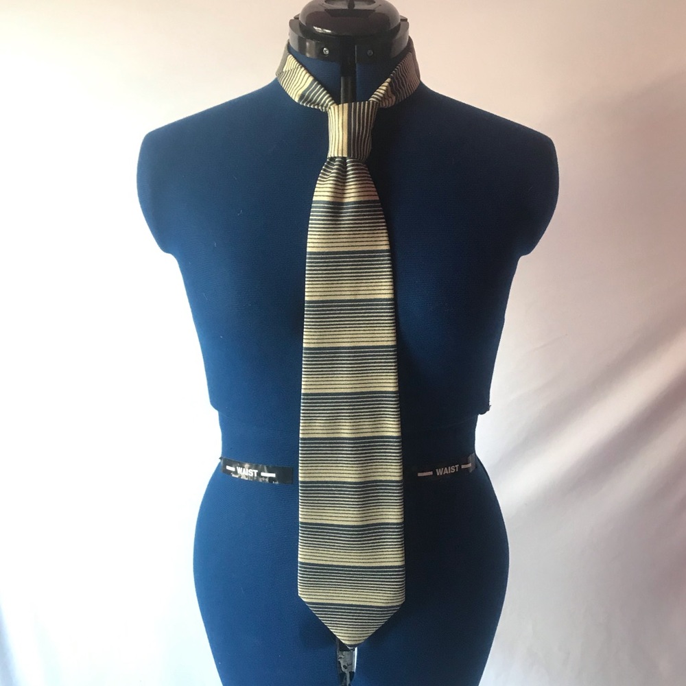 bill robin son navy and cream striped tie